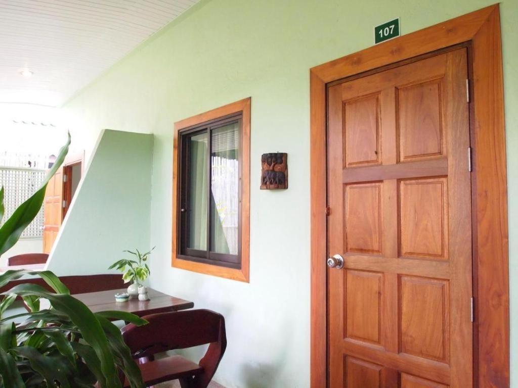 Baan Sala Lung Dam Hotel Бофут Екстериор снимка