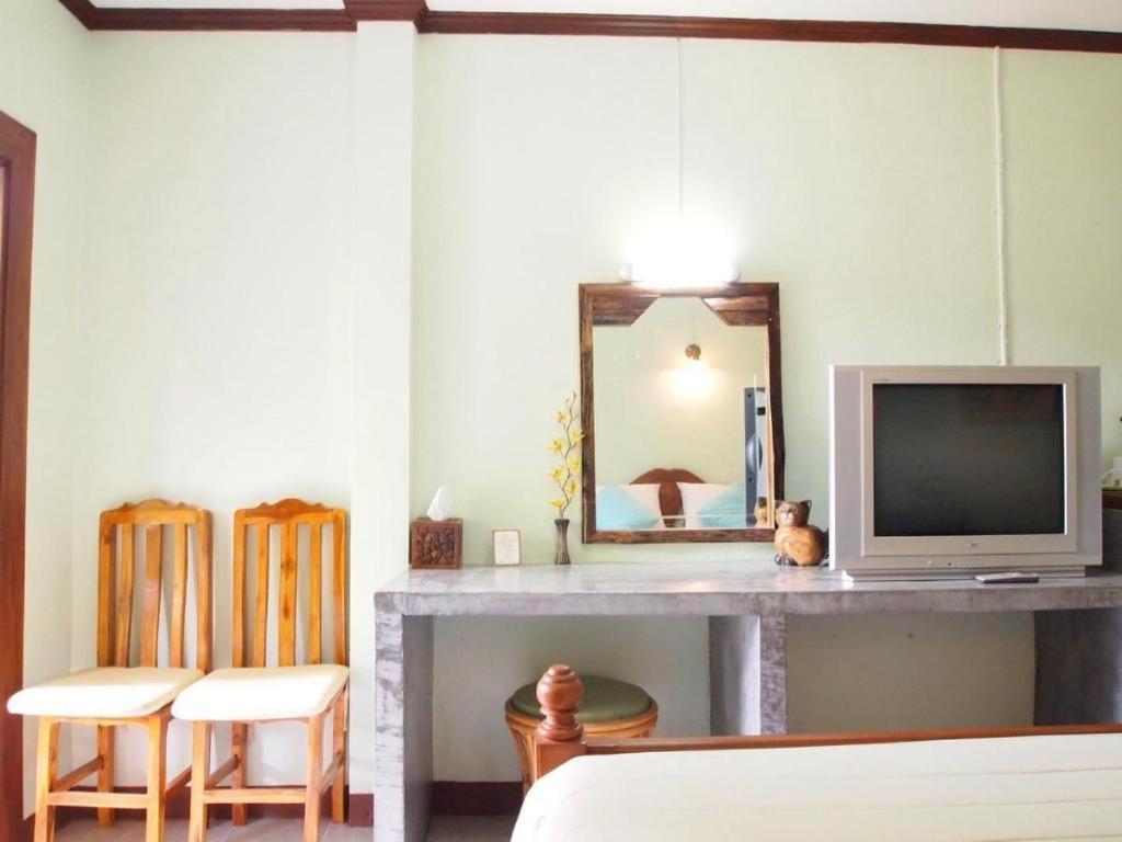 Baan Sala Lung Dam Hotel Бофут Екстериор снимка